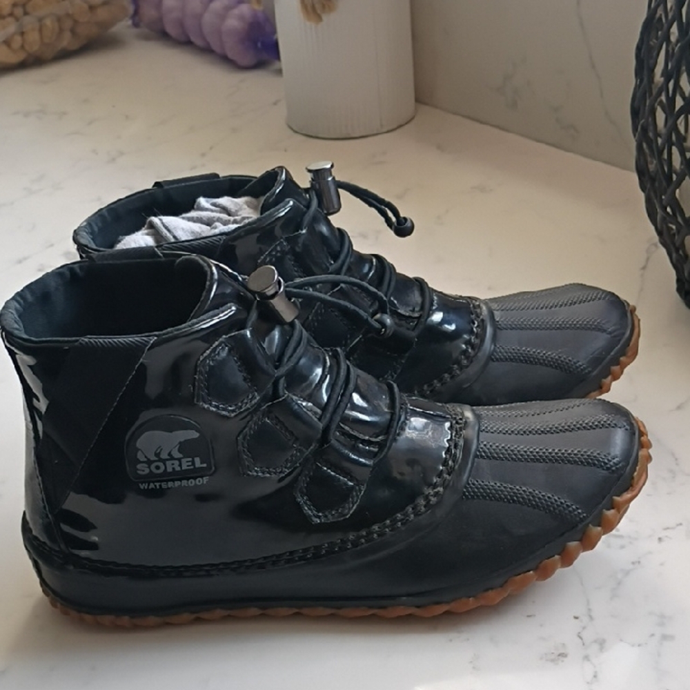 SOREL WATERPROOF ANKLE BOOTS FOR WOMEN